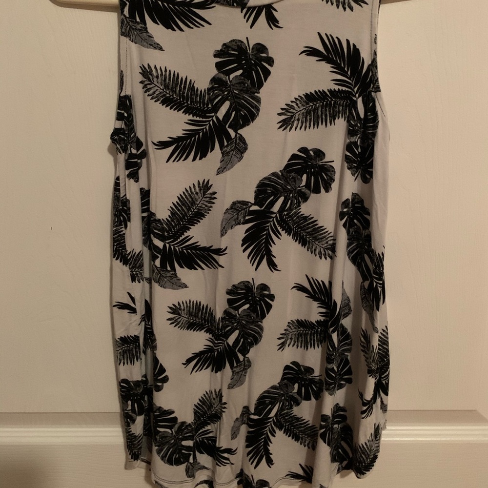 Women’s patterned tank top